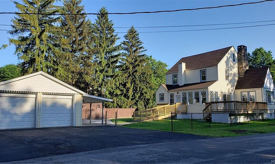 1st image of 10 Brewster Ave