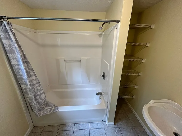 951 Celia Dr — Photo 19