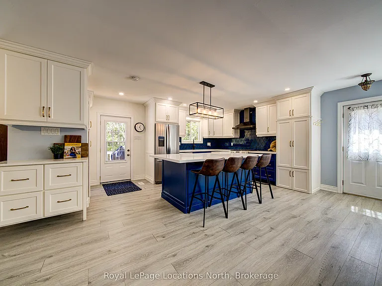 2 Maplewood Dr — Photo 11