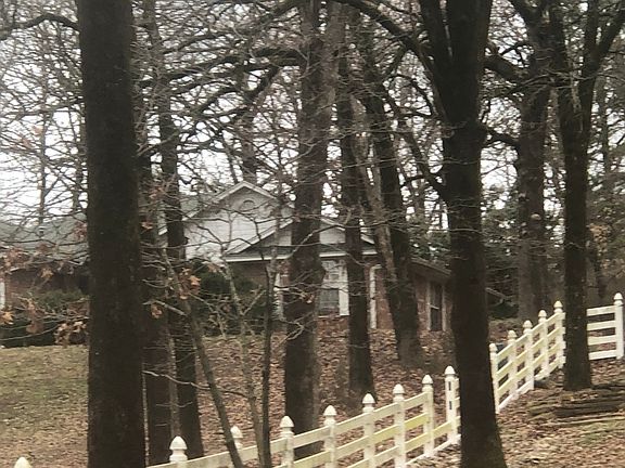 2nd image of 1109 White Oak Est