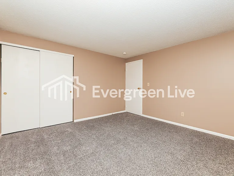 2211 Burnside Dr — Photo 10