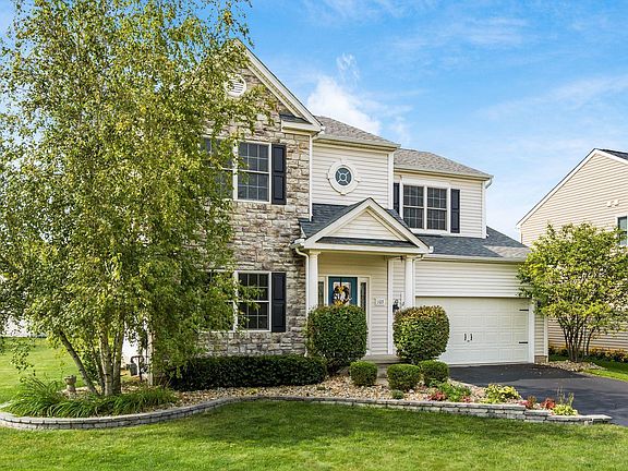 2nd image of 103 Glen Crossing Dr