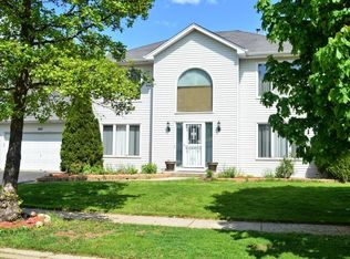 242 Roman Cir, Bolingbrook, IL 60440