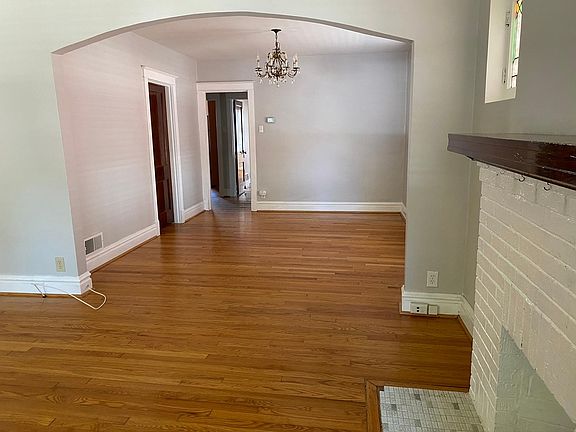 4th image of 6021 Dewey Ave Floor 1