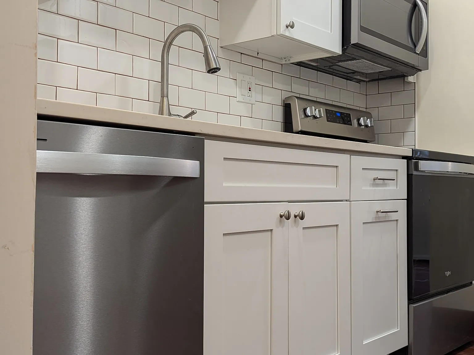 1 bed, 904 sqft, $2,050 — Photo 4
