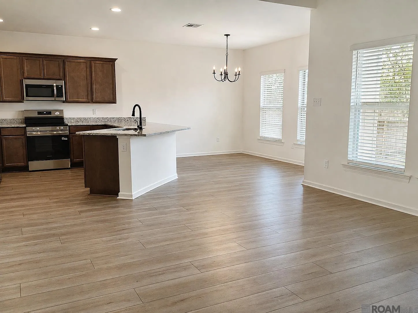 3 bed, 1424 sqft, $1,750 — Photo 2