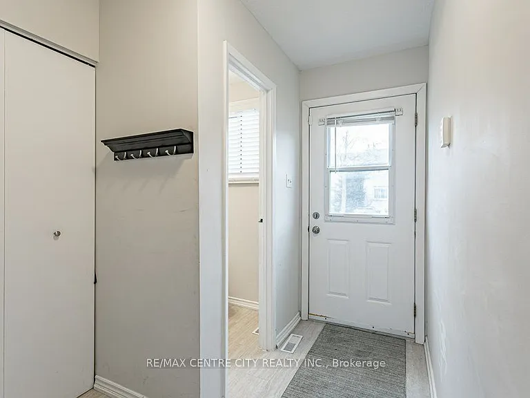 490 3rd St #19 — Photo 4
