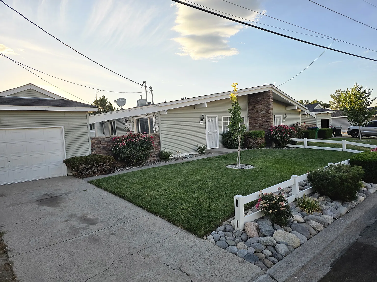 12001 Green Mountain St — Photo 2