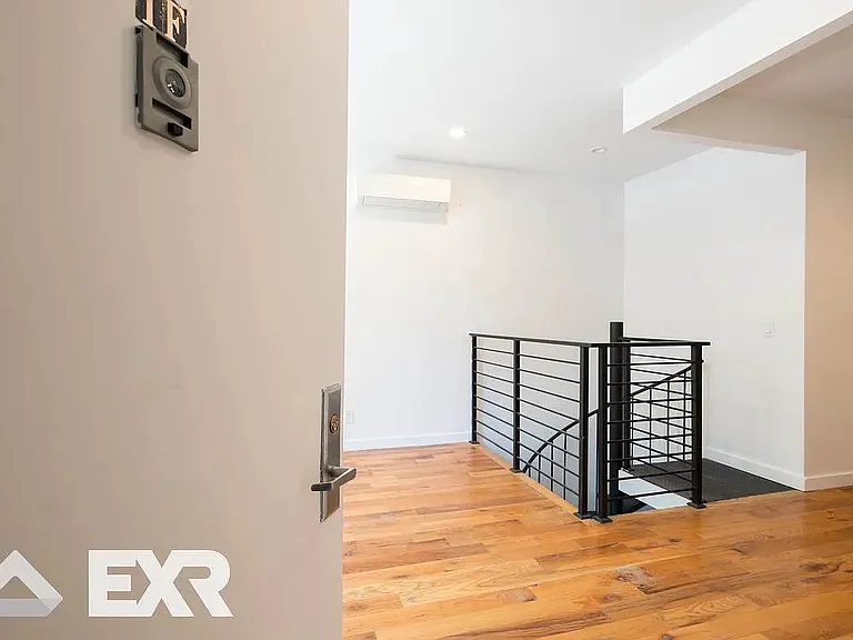 453 Irving Ave #1F — Photo 10