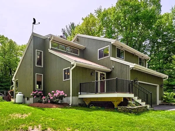 174 Cedar St, Sturbridge, MA 01566
