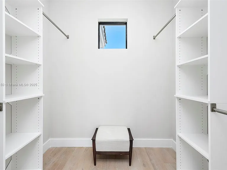 850 Washington St — Photo 31