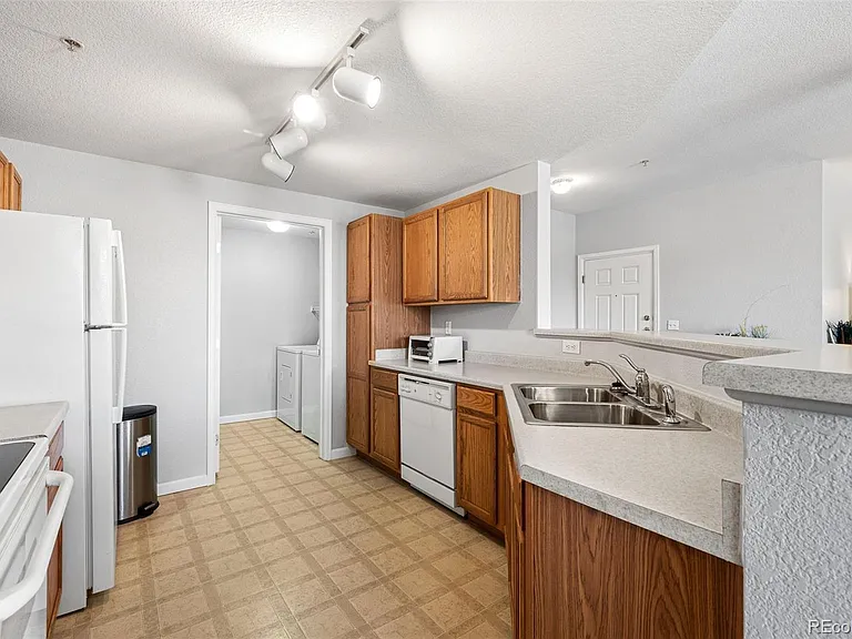 5704 N Gibralter Way #7-201 — Photo 7