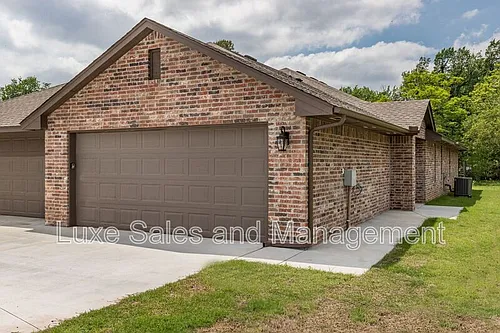421 Chalk Hill Ct Photo 1