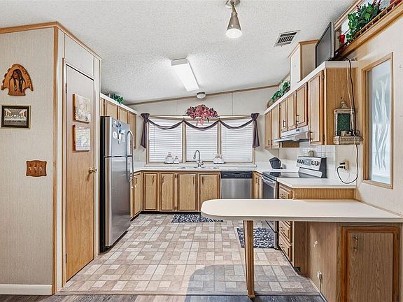 2nd image of 410 DOLPHIN DRIVE S