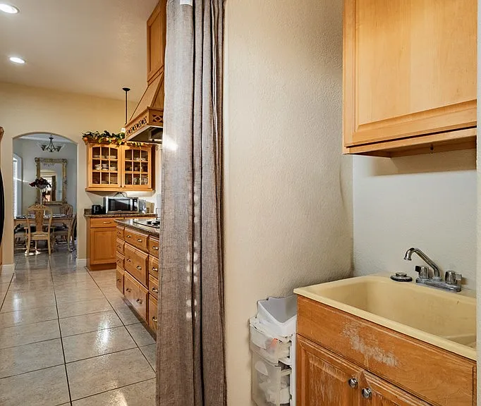 2201 Zacatecas Dr — Photo 44
