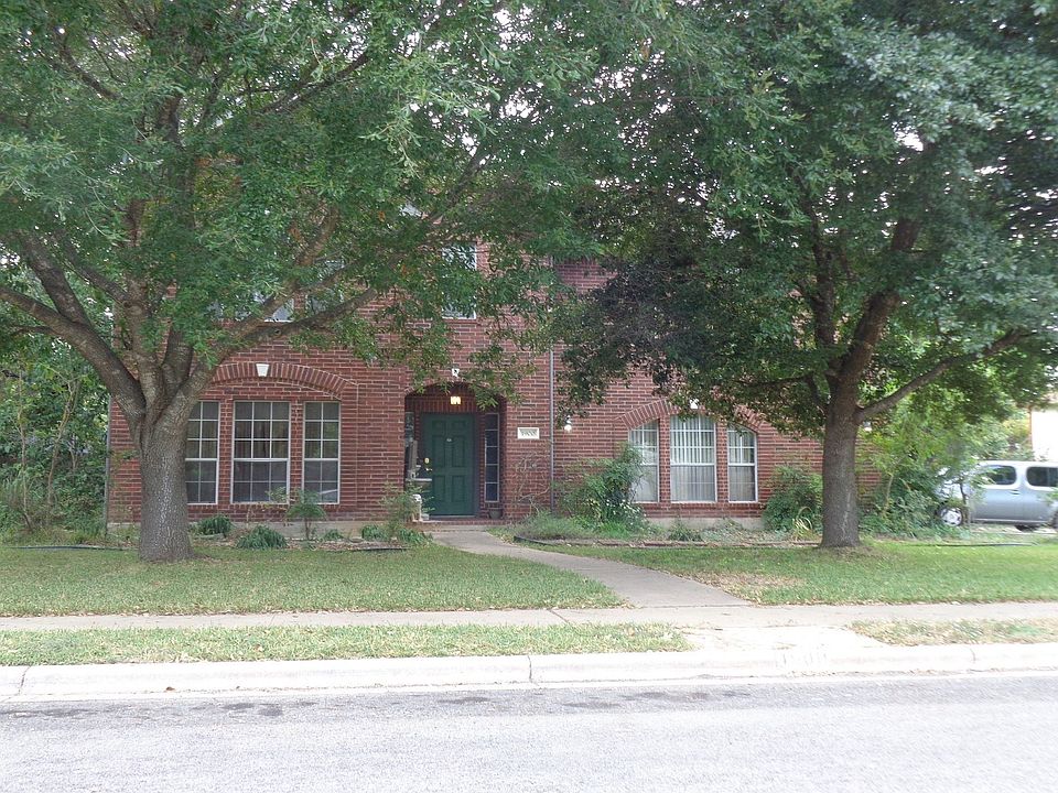 1st image of 1900 Gray Oak Dr