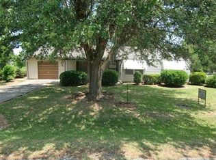 3016 Graves Ave, Groves, TX 77619