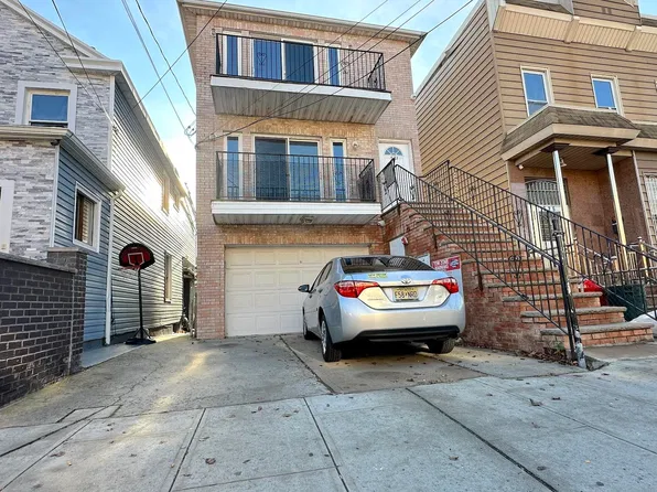 523 7th Street image 1 of 14