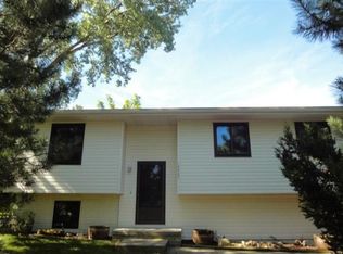 13427 Cooper St, Omaha, NE 68138