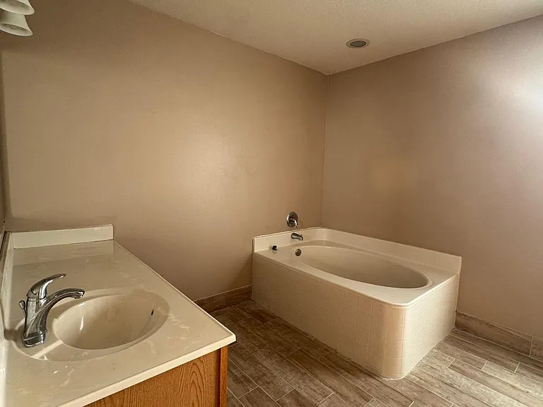 313 Fish Hawk Dr — Photo 21