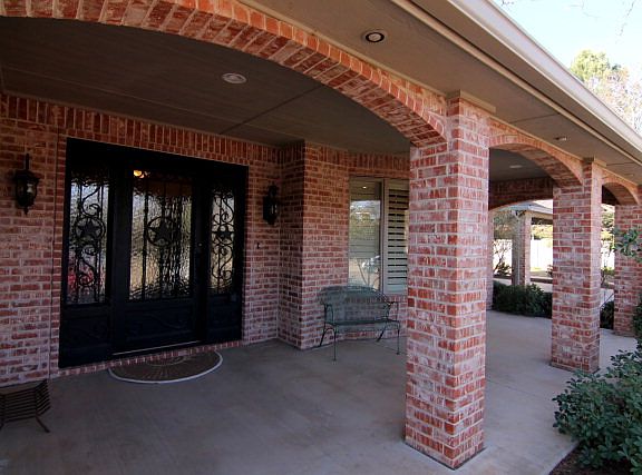 2nd image of 32 Brentwood Cir