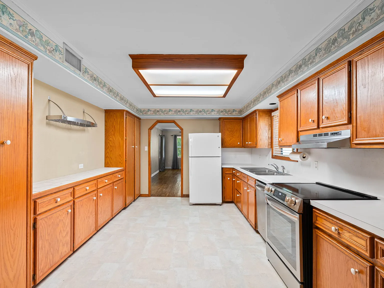 4 bed, 1706 sqft, $2,100 — Photo 4