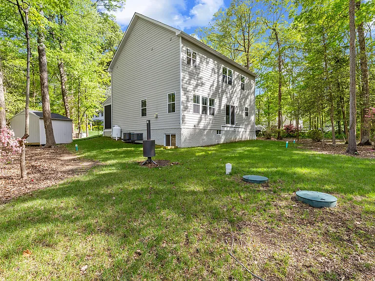 916 Waterview Dr — Photo 24
