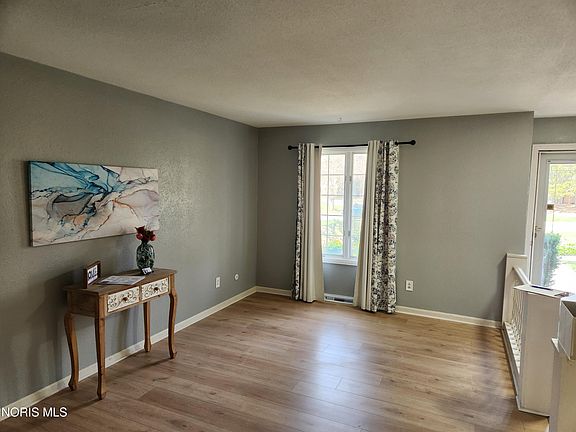 3rd image of 2317 Rockspring Rd #104