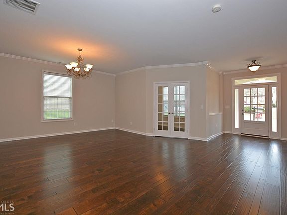 3rd image of 417 Constitution Cir