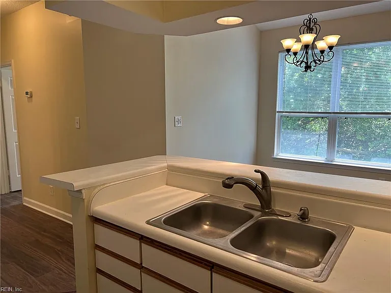 3201 Jade Ct #304 — Photo 10