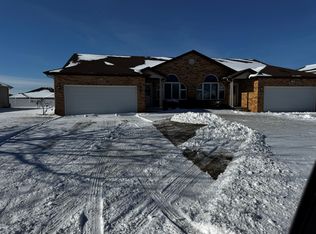 10716 Pike St, Winfield, IN 46307