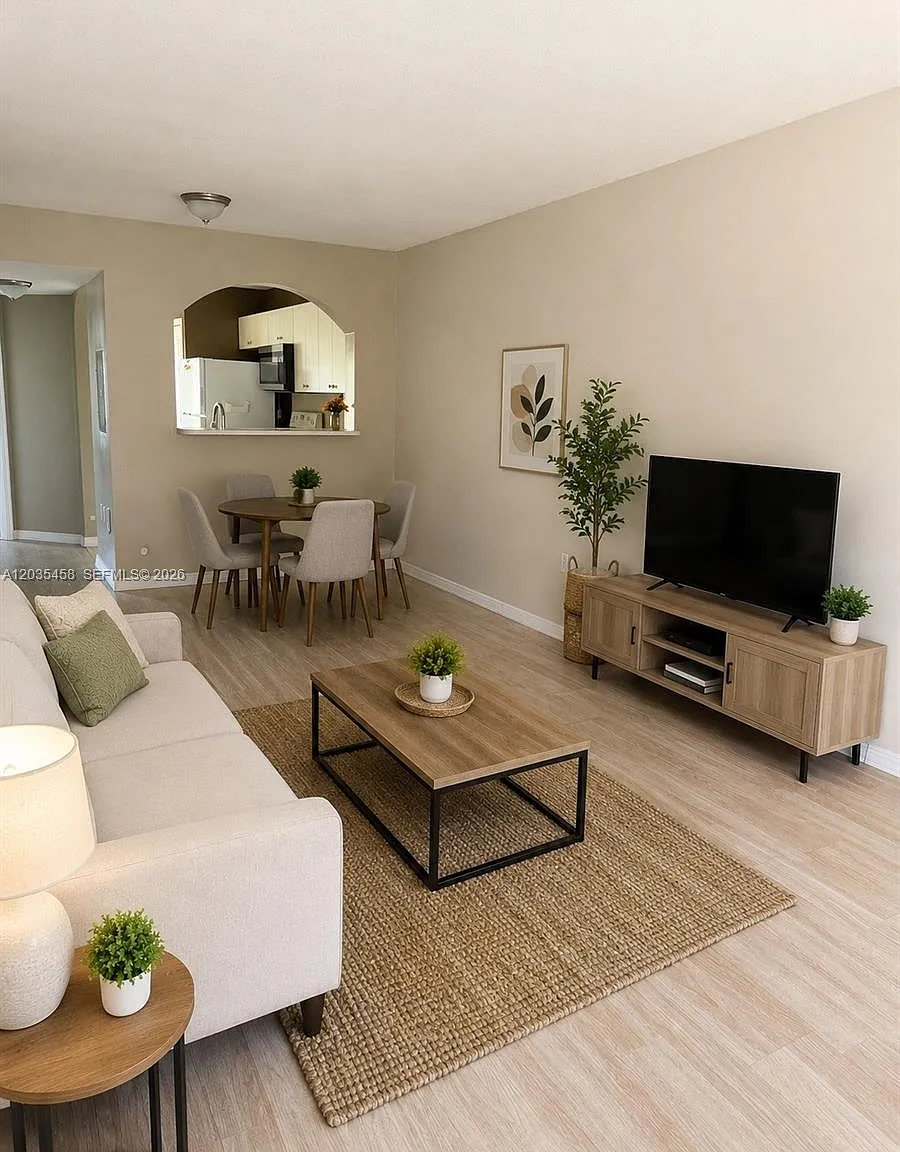 Venetia Gardens Condo — Photo 1