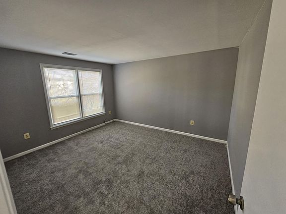 3rd image of 10 Bykes Ct