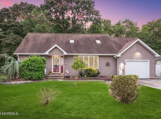 217 Cedar Dr, Lanoka Harbor, NJ