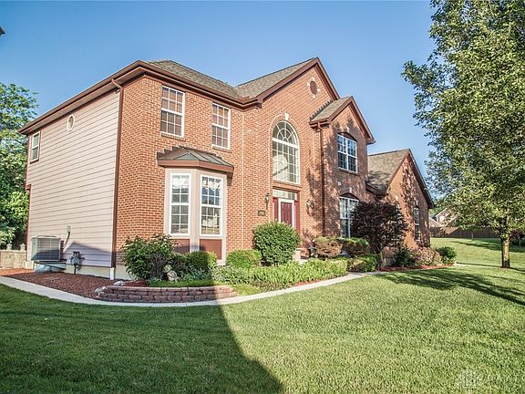 3rd image of 159 Jamestown Ct