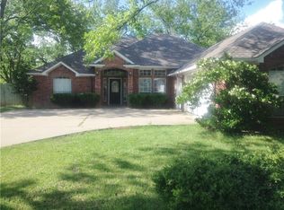 9020 Monticello Dr, Granbury, TX 76049