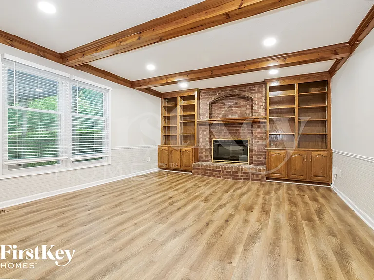 425 N Mesquite St — Photo 3