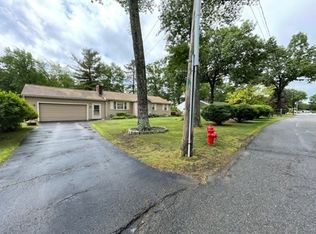 129 Oak Ridge Dr, Ayer, MA 01432