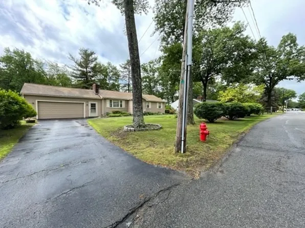 129 Oak Ridge Dr, Ayer, MA 01432