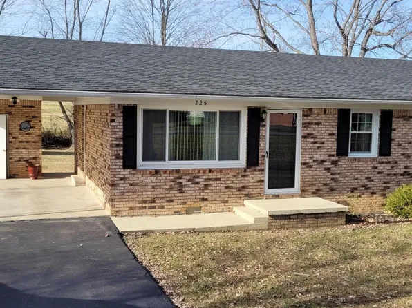 225 Country Dr, Marion, KY 42064