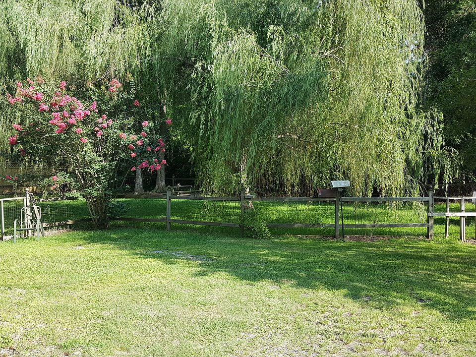 2nd image of 1502 Sunrise Ln