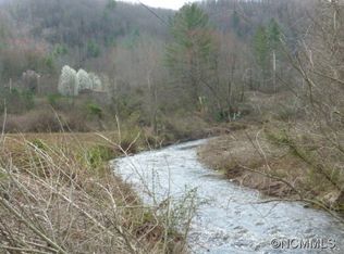 94 Hollyberry Ln, Marshall, NC 28753