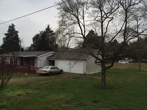 3rd image of 200 Hillcrest River Dr