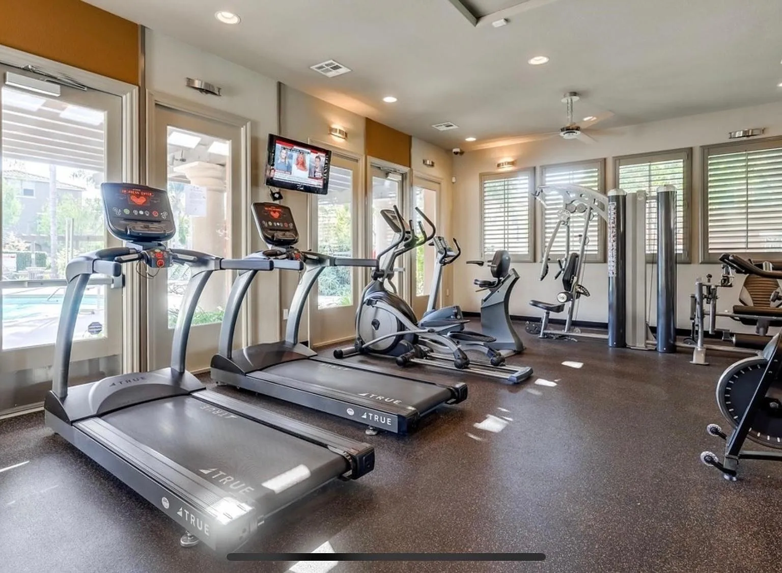 1884 Aquamarine Ct — Photo 4