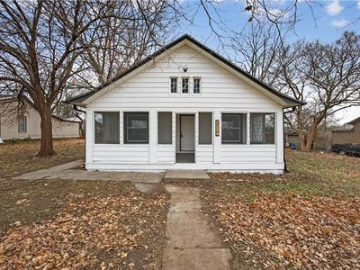 310 E Kansas Ave, Lansing, KS, 66043