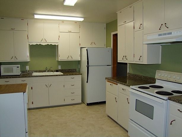 2nd image of 24 S Windsor Cir
