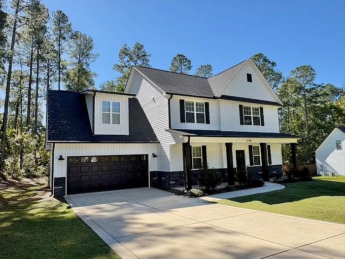 4 bed, 3.0 bath, 2446 sqft, $1,995 — Photo 3