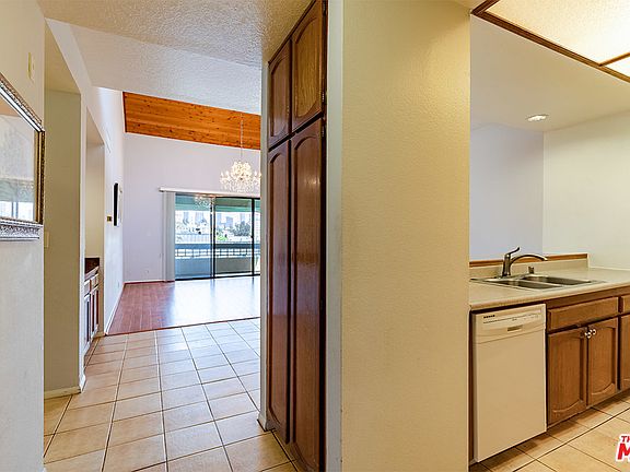 2nd image of 435 S La Fayette Park Pl Unit 302
