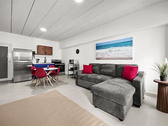 2nd image of 609 Condado #502