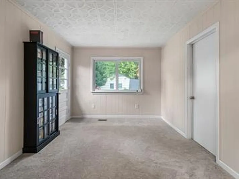 222 Belray Dr — Photo 12
